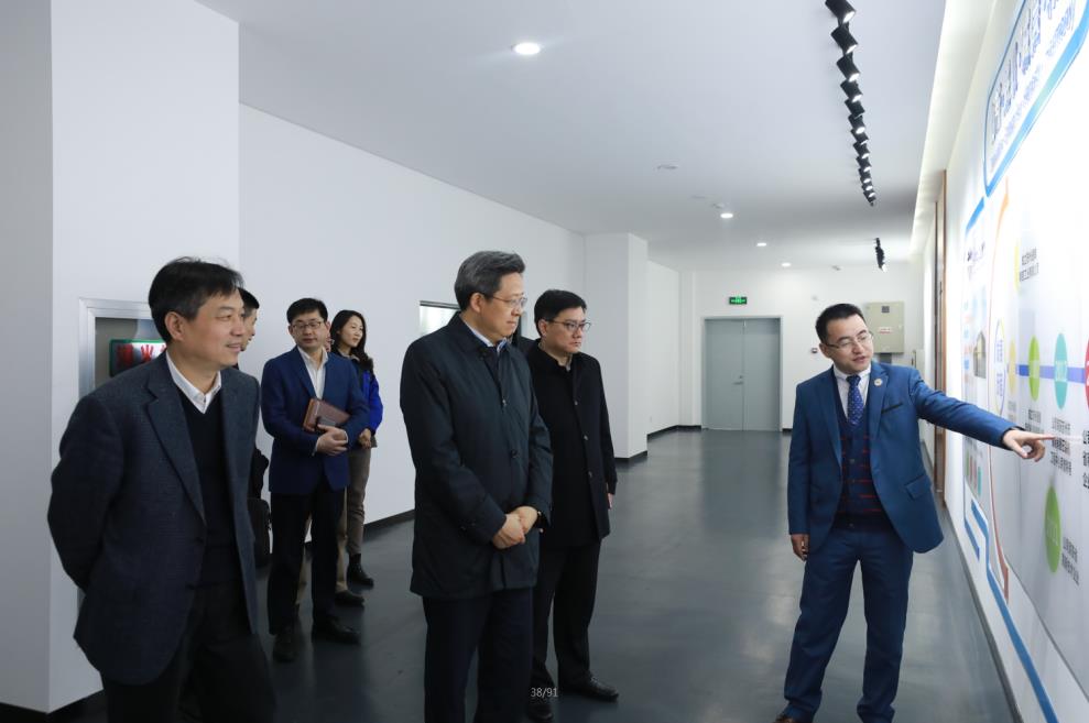 蘇州高新區(qū)黨工委書記、區(qū)長吳新明書記、王牟、黃鋒主任一行調(diào)研通錦